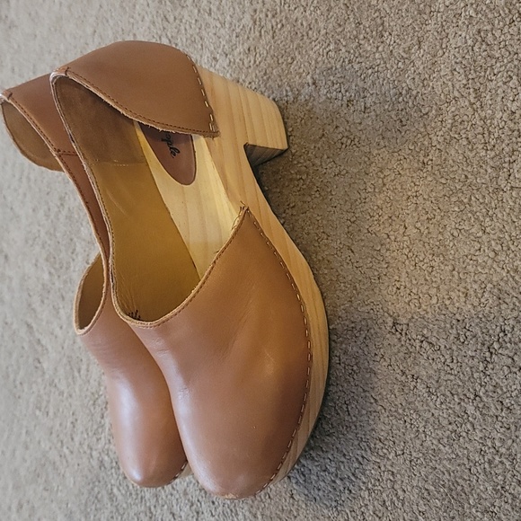 Free people Monroe cut out clogs - Picture 4 of 6